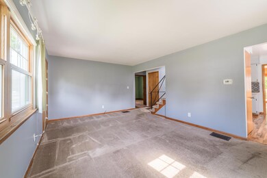 1412 Evaline Dr, Columbus, OH 43224 - photo 5