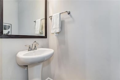 579 Collections Dr, Lawrenceville, GA 30043 - photo 5