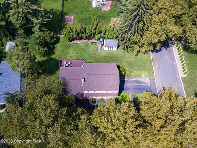 369 Wedgewood Dr, Easton, PA 18045 - photo 2