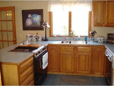 12 Atkinson Dr, Bridgewater, MA 02324 - photo 4