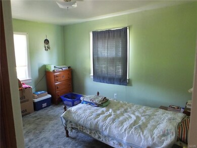 3428 E Grant St, Slatington, PA 18080 - photo 5