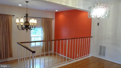 1956 Mayflower Dr, Woodbridge, VA 22192 - photo 2