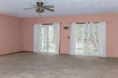 3375 Briggs Livingroom
