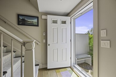 7-web-or-mls-53-w-vine-st-c