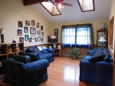 174 Mary Ann Terrace, Sciota, PA 18354 - photo 3