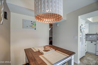 DINING 3