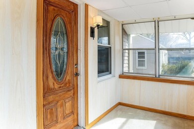 1118 Kern St, Waterloo, IA 50703 - photo 2