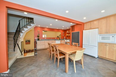 11930 Travistock Ct, Reston, VA 20191 - photo 4