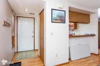 Entryway 2079-SMALL