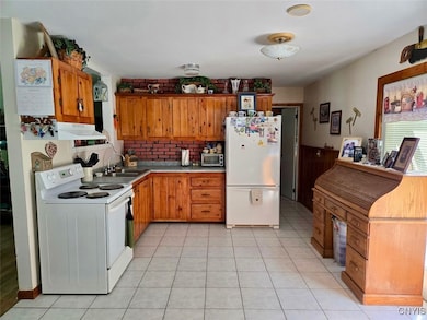 339 S Webber Dr, Chittenango, NY 13037 - photo 4