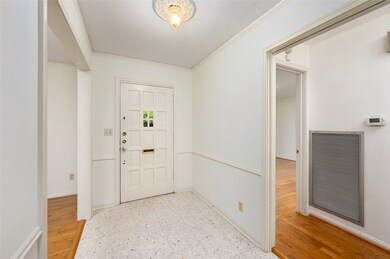 10031 Burgoyne Rd, Houston, TX 77042 - photo 4