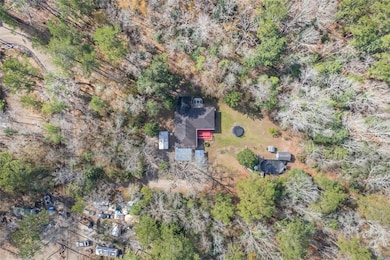 Bottom right of photo is the three vacant lots, no