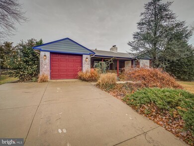 5900 Boston Dr, Falls Church, VA 22041 - photo 2