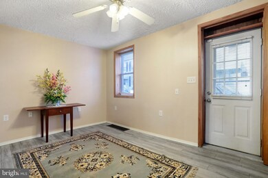 521 W Church St, Hagerstown, MD 21740 - photo 7