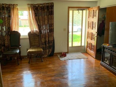 4407 Maize Rd, Columbus, OH 43224 - photo 2