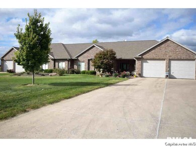1570 Liberty Rd, Jacksonville, IL 62650 - photo 2
