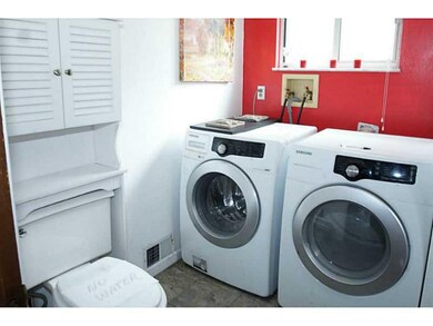 Master Bath/Spa. 1st floor full bath with washer/d