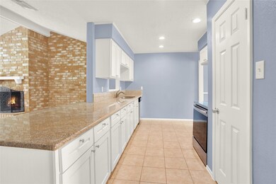 16810 Blackhawk Blvd, Friendswood, TX 77546 - photo 7