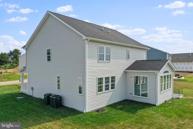 2132 Mandarin Dr, Chambersburg, PA 17202 - photo 5