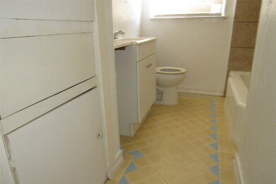 7633 W Knoll St, Houston, TX 77028 - photo 4