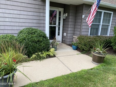 1103 Macintosh Way unit 501, Matamoras, PA 18336 - photo 3