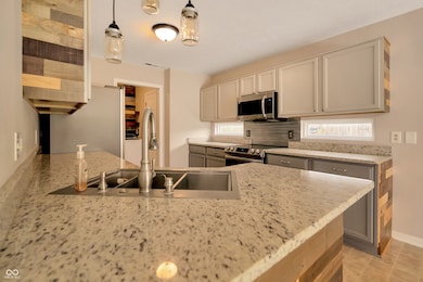 548 Scotch Pine Dr, Greenwood, IN 46143 - photo 7