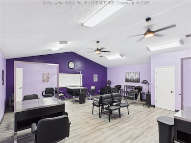 2404 Grant Ave, Saint Albans, WV 25177 - photo 4