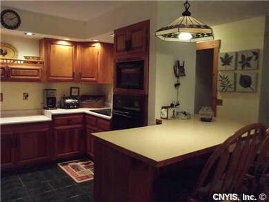 Kitchen Breakfast Bar