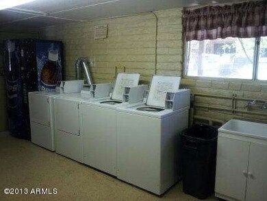 LAUNDRY ROOM (2)