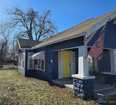 715 E Maple St, Cushing, OK 74023 - photo 3