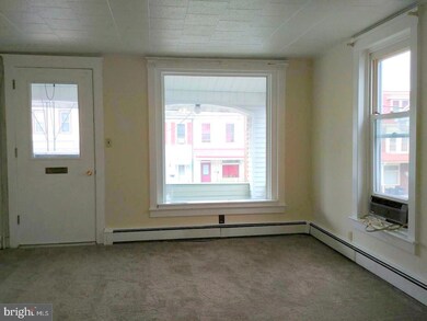 305 S 4th St, Hamburg, PA 19526 - photo 3