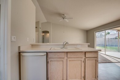 1629 E Golden Ln, Chandler, AZ 85225 - photo 5