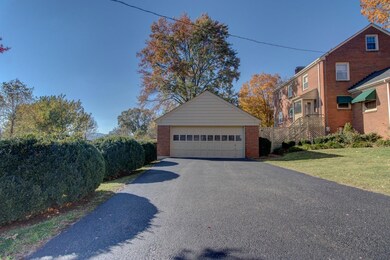 1047 Garage