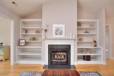 3467 Haskell Ln SE Southport-large-006-0