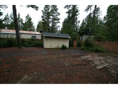 260 Outer Dr, Florence, OR 97439 - photo 3