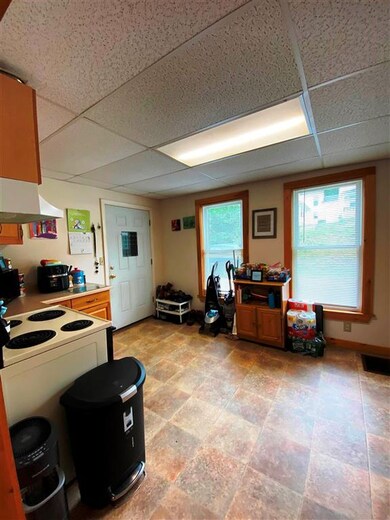 29 Hill St, Littleton, NH 03561 - photo 4