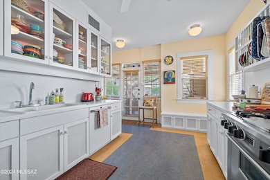 21-Kitchen