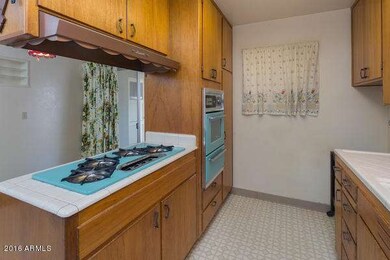 210_S_Briar_Cir_07