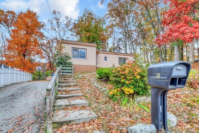 40 Truman Cir, Springfield, MA 01109 - photo 2