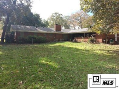 Large back yard that is fenced.