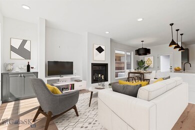 Similar Model-Virtually Staged