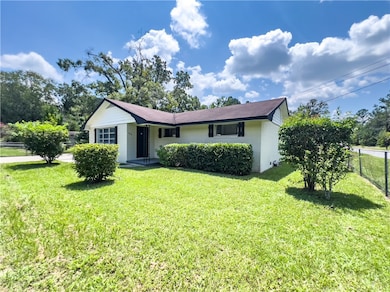 1312 E Plum St, Jesup, GA 31546 - photo 2