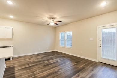 345 N Centro Cir, Shenandoah, TX 77385 - photo 3