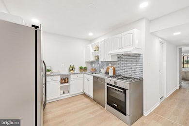 9812 Kingsbridge Dr unit 102, Fairfax, VA 22031 - photo 6