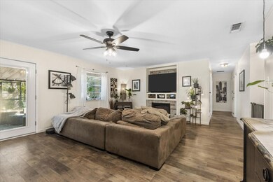 2607 Royal Ln, Granbury, TX 76049 - photo 7