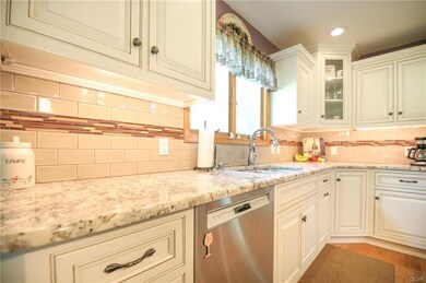 4654 Ash Dr, Nazareth, PA 18064 - photo 5