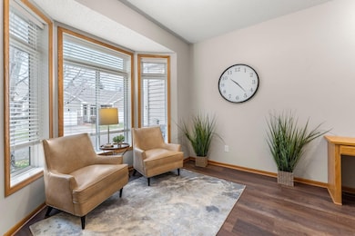 2208 Liberty Ln, Saint Paul, MN 55122 - photo 4