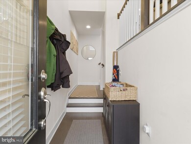 3702 Ambrose Hills Rd, Falls Church, VA 22041 - photo 5