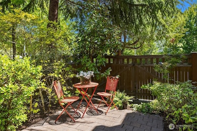 379 100th Ave NE unit A, Bellevue, WA 98004 - photo 3