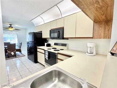 1203 Commonwealth Cir unit 201, Naples, FL 34116 - photo 4